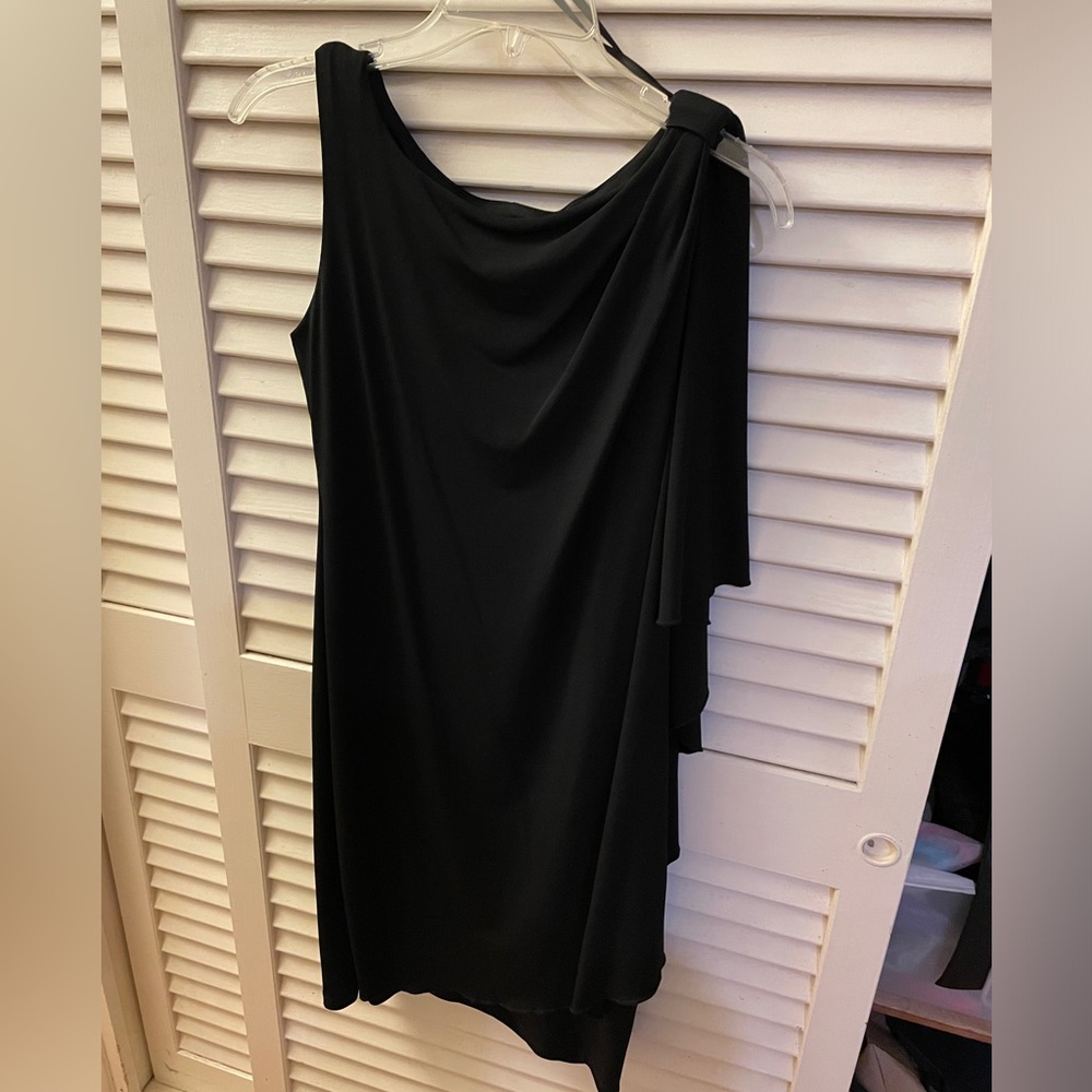 Saint Tropez West black dressy dress size 6 but stretches